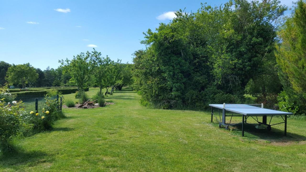 La Roseraie Neuville-du-Poitou Exterior foto