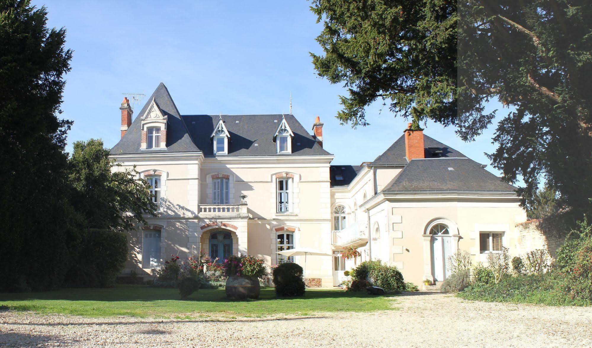 La Roseraie Neuville-du-Poitou Exterior foto